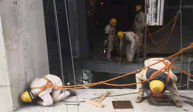 煙囪開(kāi)孔加固